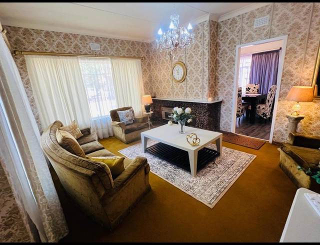 3 BEDROOM HOUSE FOR SALE IN SOUTH CREST